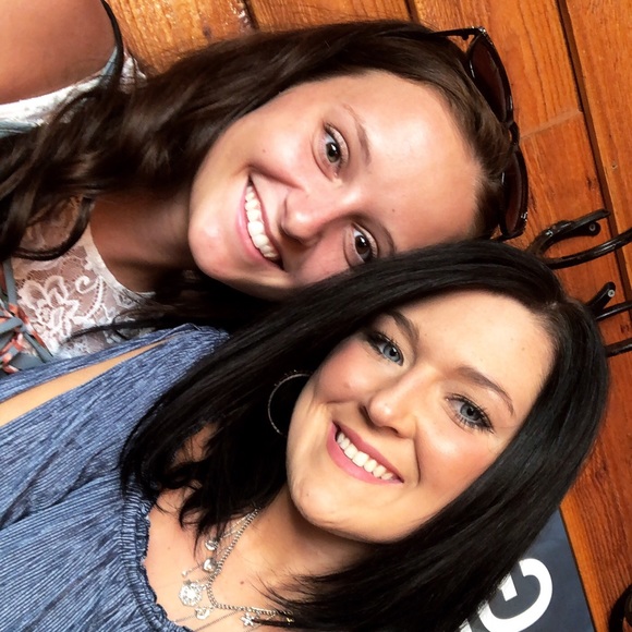 Meet your Posher, Kylie - Picture 1 of 1